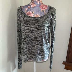 Women's Gray Long Sleeve Top
